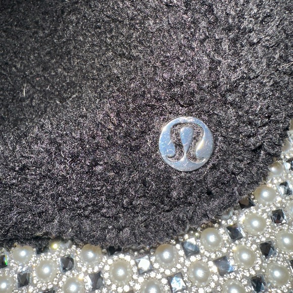 Lululemon Black Sherpa Belt Bag - Picture 13 of 16